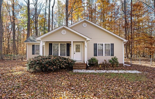 Charming 3 bedroom, 2 bath Home Available in December!