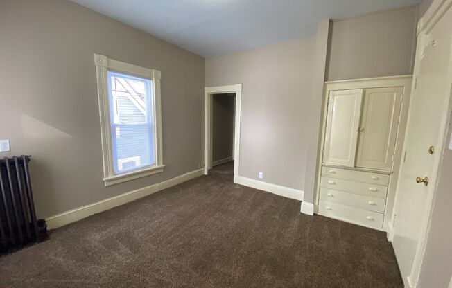 206 W Creighton