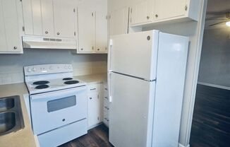 2 beds, 1 bath, 692 sqft, $995, Unit 100-L