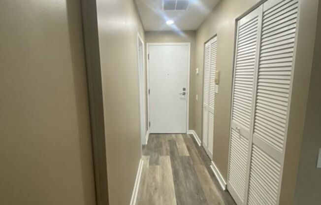Gorgeous Canton Shipyard Studio w/ AC & Parking! Available 7/15