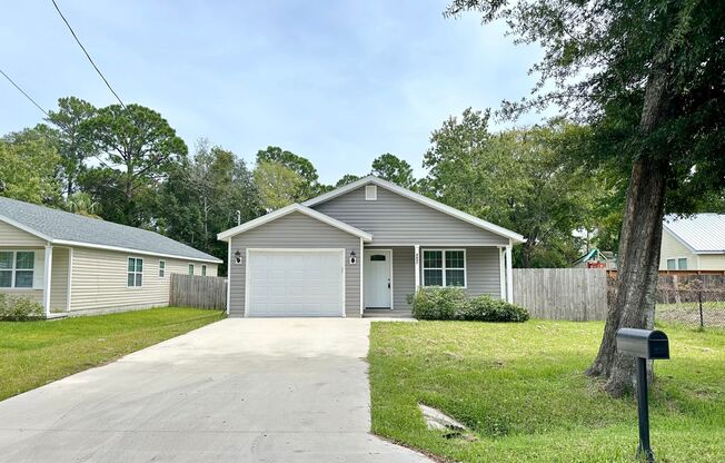 Saint Johns county 3/2 home 1300 sq ft with one car garage in St Augustine!