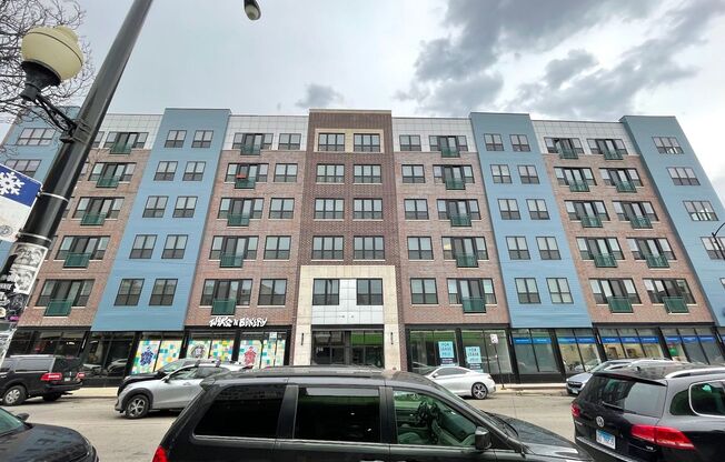 2740 N Spaulding Ave