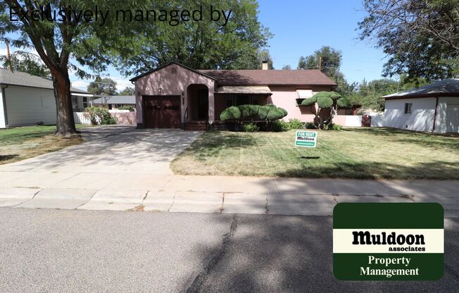 Lovely Sunset Park Rancher with Basement.  Pet Friendly! Available now!