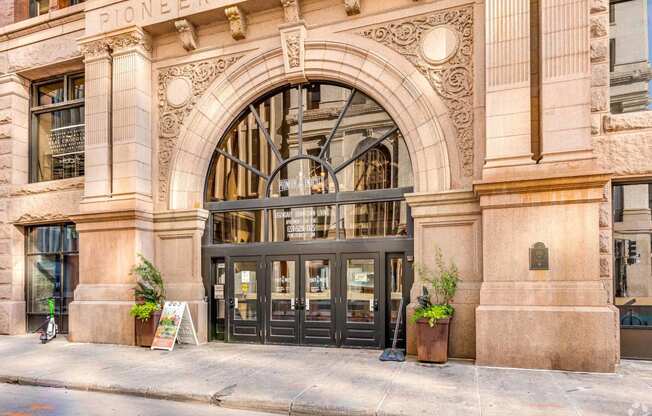 the building in which the hotel is located