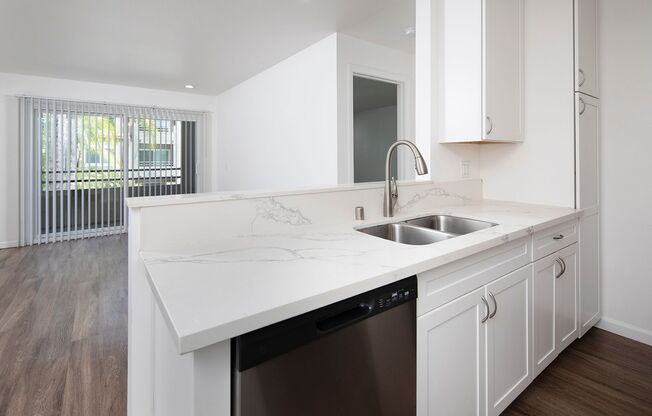 2 beds, 2 baths, 965 sqft, $2,895, Unit 219