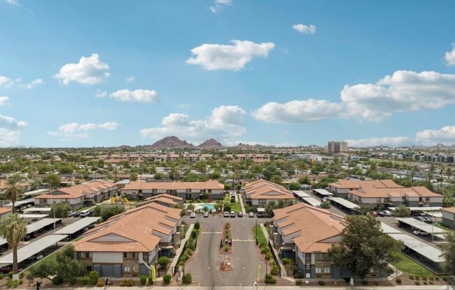 2 beds, 1 bath, 702 sqft, $1,175, Unit 6-2050