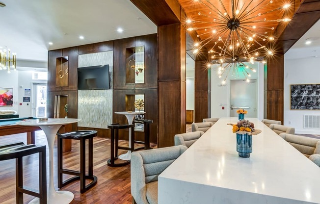 Social lounge and mingle area at Berkshire Ballantyne apartments