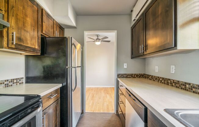1 bed, 1 bath, 700 sqft, $1,700, Unit 06