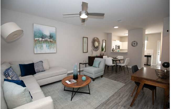 Spacious living roomat Sundance Creek Apartments, McDonough