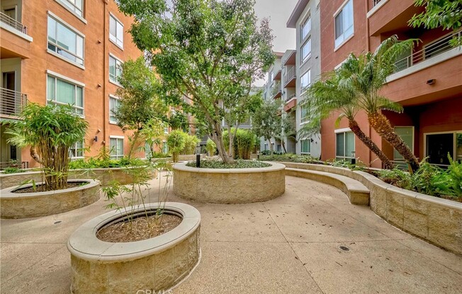 2 beds, 2 baths, 1,042 sqft, $3,600