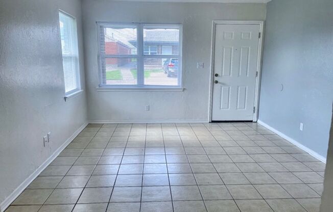 2 beds, 1 bath, 870 sqft, $930, Unit 6600-#305