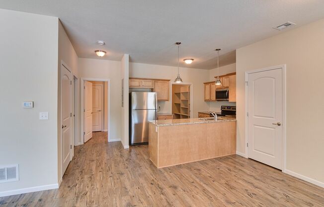 4 beds, 2 baths, $1,950, Unit 931 Fremont St.