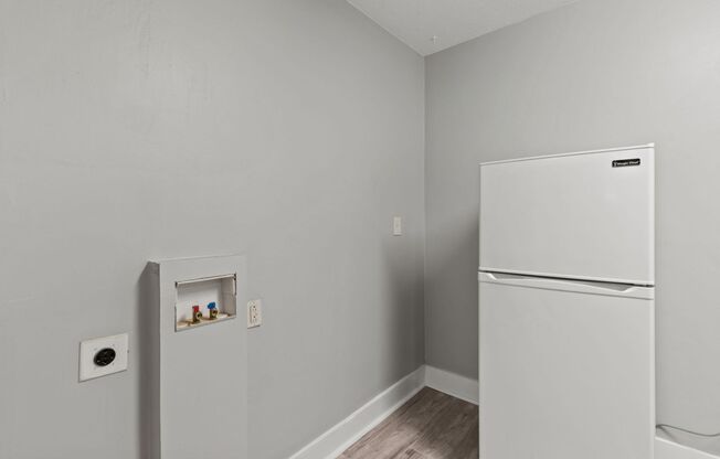 West Side - Close to Atlanta Belt Line - $1295.00 2 bedroom/1 bath Duplex