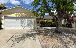 AVAILABLE IMMEDIATELY - LARGE 3 BED/2 BATH HOME IN NORTHWEST RENO WITH A/C & FIREPLACE - QUIET FAMILY NEIGHBORHOOD
