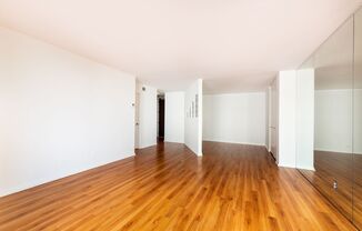 1 bed, 2 baths, $2,695