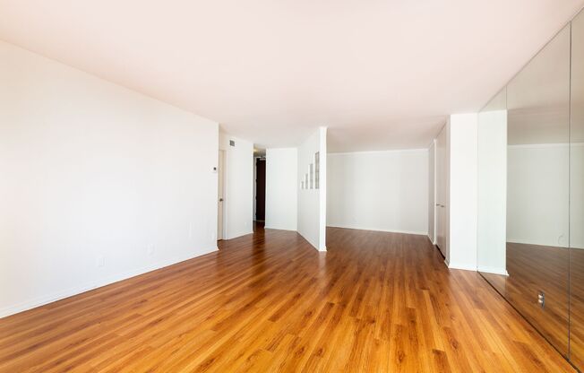 1 bed, 2 baths, $2,695