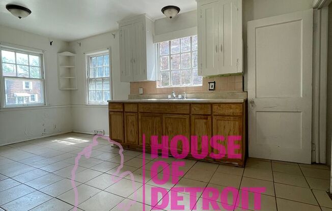 3 beds, 1 bath, $1,235