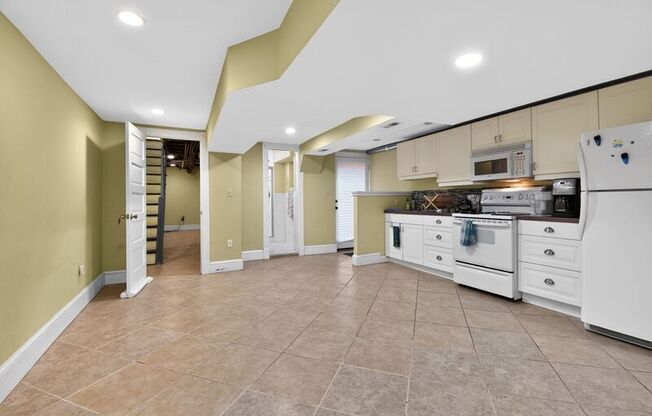 1319 MASSACHUSETTS AVE SE