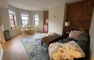 54 Gainsborough St