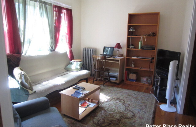 112 HYDE PARK AVE