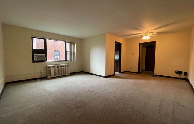 1 bed, 1 bath, 600 sqft, $1,139, Unit 5631 Rippey St. #B5