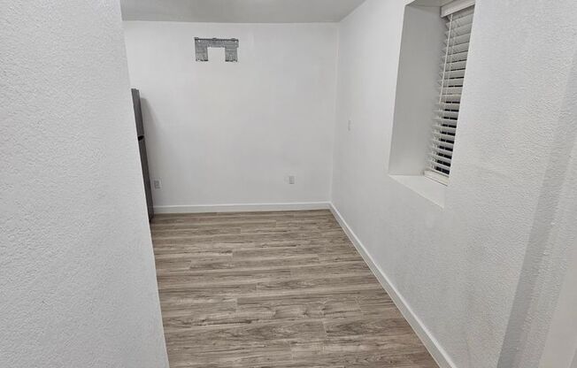 Studio, 1 bath, 256 sqft, $1,000, Unit 114