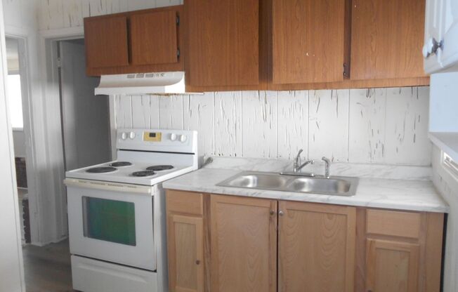 1 bed, 1 bath, $1,050, Unit Unit B