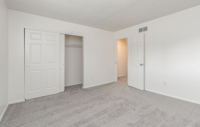2 beds, 1.5 baths, 950 sqft, $1,400, Unit H