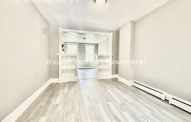 2501 HIGHLAND AVE