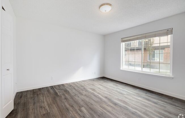 2 beds, 1.5 baths, 989 sqft, $1,795, Unit C-215