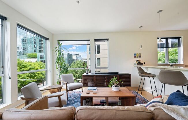 2 beds, 2 baths, $2,495, Unit UNIT # 302