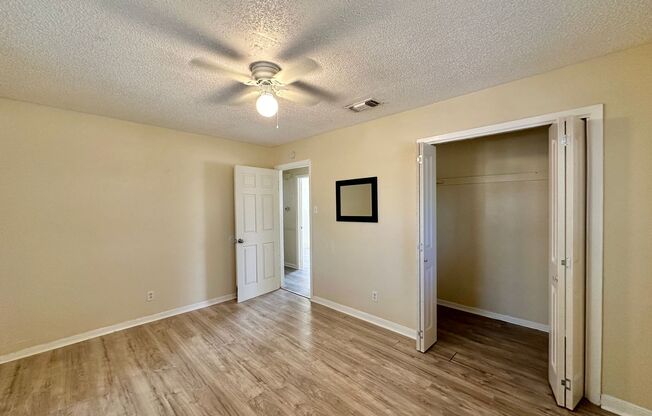 4 beds, 1 bath, $1,400