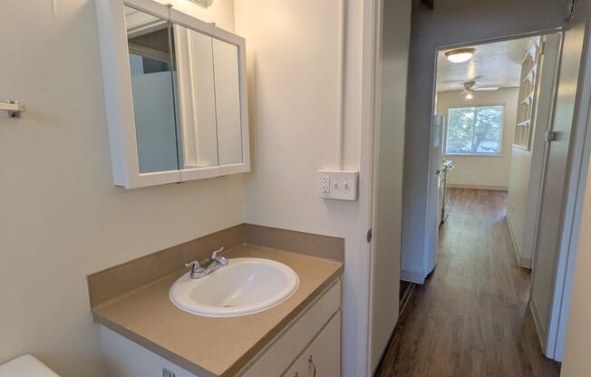 1 bed, 1 bath, 650 sqft, $1,160, Unit 3515-14