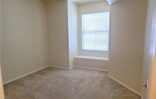 1 bed, 1 bath, $1,400, Unit Building 28