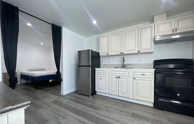 Studio, 1 bath, 348 sqft, $1,495, Unit 38
