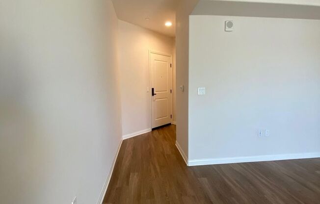 Studio, 1 bath, 601 sqft, $1,955, Unit 108