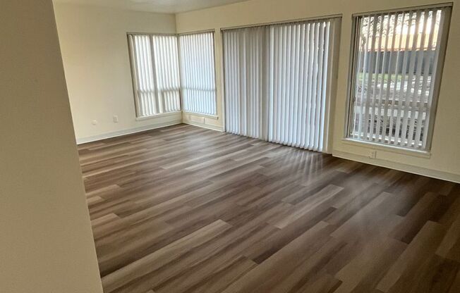 Montrose Apartmentss