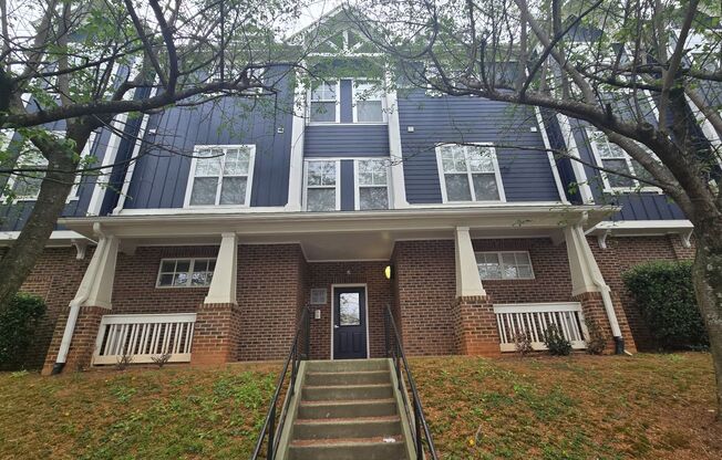 Charming 2 Bed, 2 Bathroom city Retreat Near Uptown Charlotte & Greenway Access