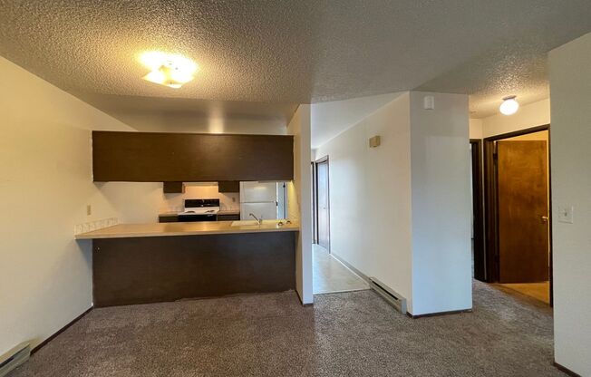 2 beds, 1 bath, 714 sqft, $1,050, Unit 12