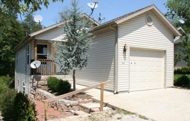 Very Nice 3 Bedroom Basement Home with spacious Living room!