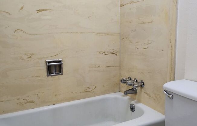 1 bed, 1 bath, 700 sqft, $995, Unit 07A