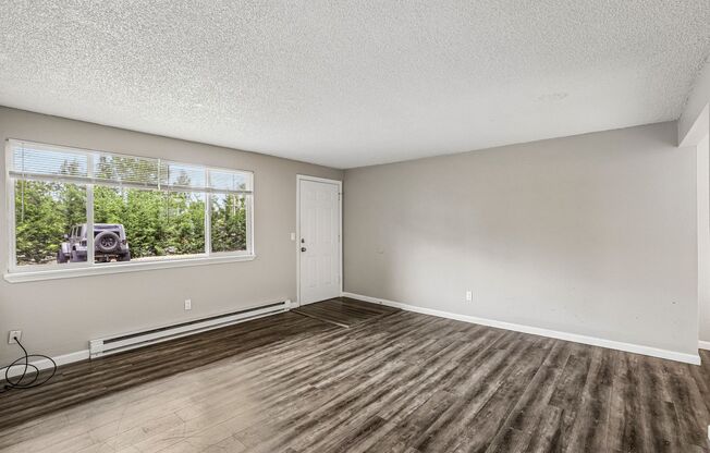 2 beds, 1 bath, 800 sqft, $1,295, Unit 431-01-17