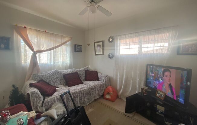 3 beds, 1 bath, $1,200