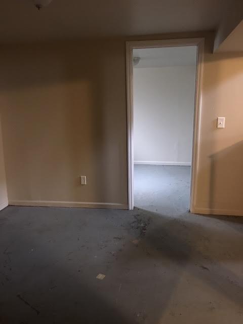 3 beds, 1 bath, $1,295