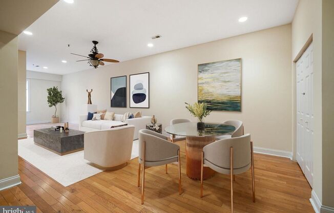 2 beds, 2 baths, 988 sqft, $2,100, Unit 215