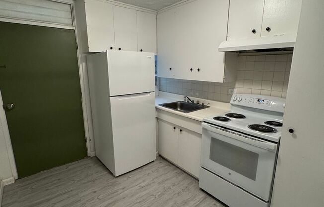 2 beds, 1 bath, $1,795, Unit 1234 Alexander Street Unit 104-1