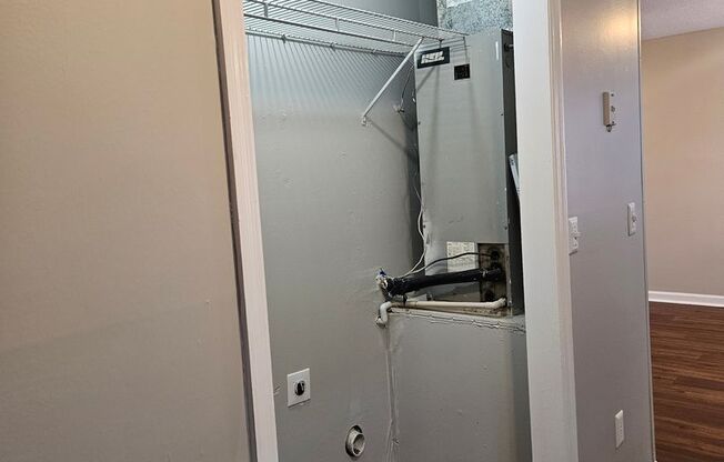 1 bed, 1 bath, 579 sqft, $924, Unit 5