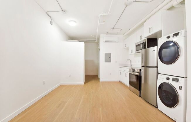 Studio, 1 bath, 409 sqft, $1,795, Unit 1011