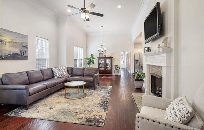 4 Bedroom House House in Gated Community| Community Pool & Gym