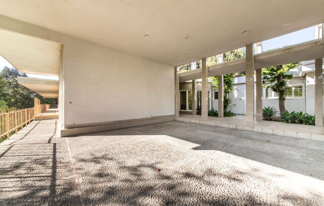 Alto Cedro Estate Lease